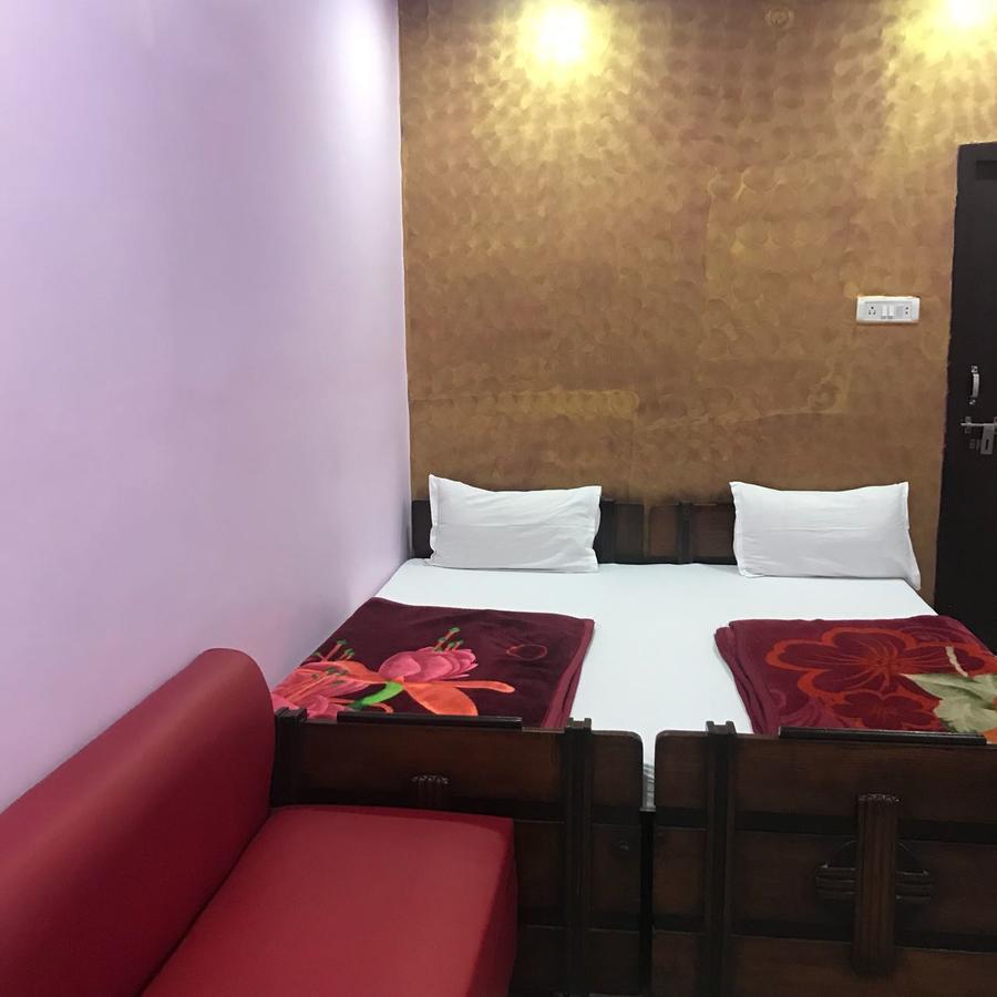 Hotel Atithi Galaxy Канпур Экстерьер фото