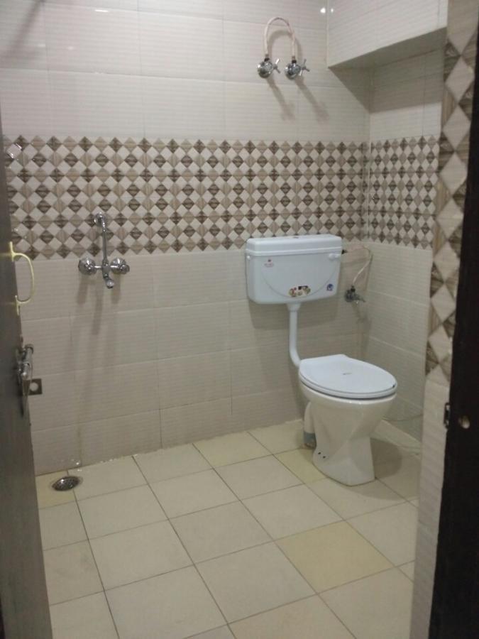 Hotel Atithi Galaxy Канпур Экстерьер фото